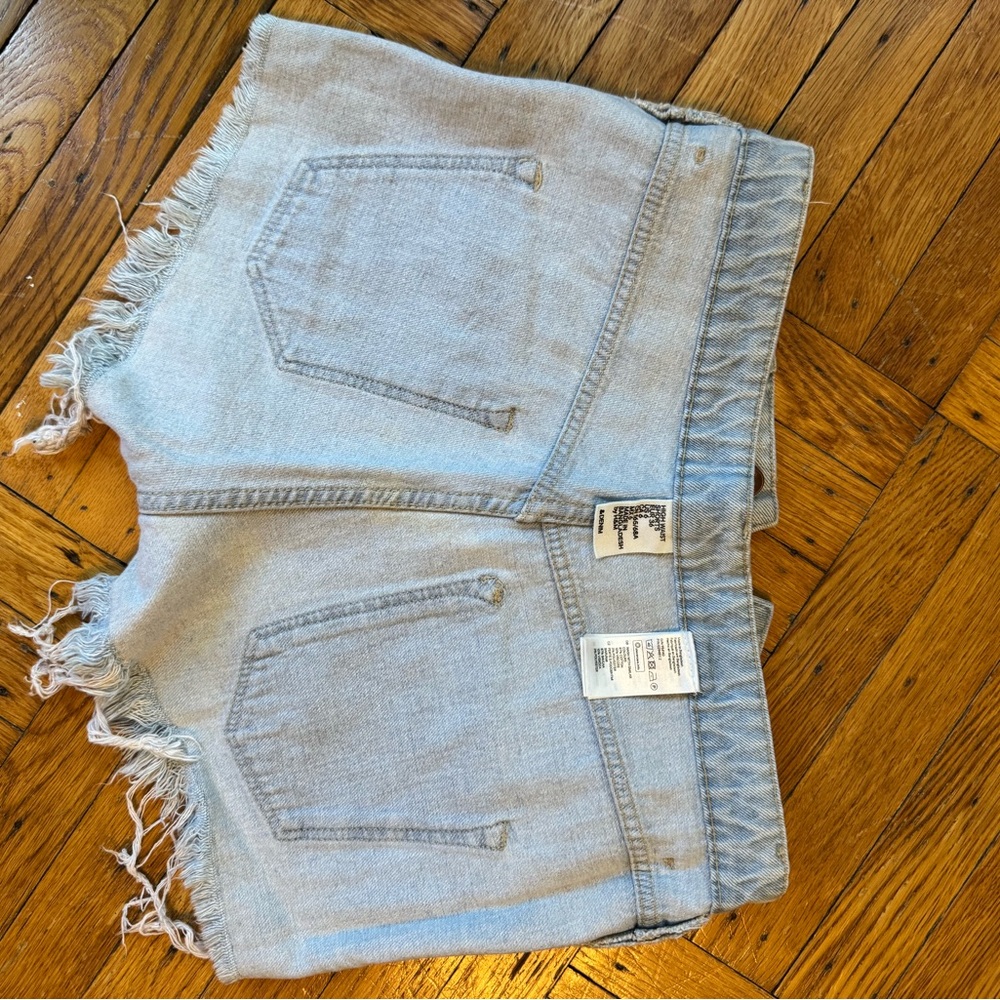 H&M Blue Jean Shorts Distressed Vintage Style - Picture 6 of 7